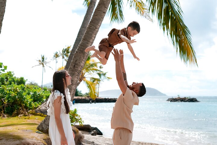 Private Vacation Photoshoot with Photographer in Maui - Photo 1 of 25